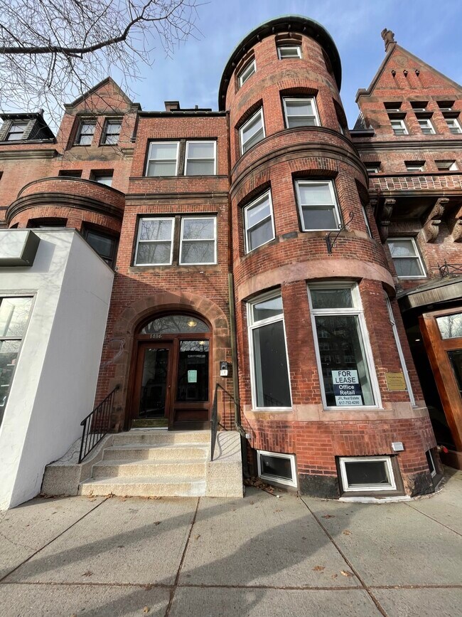 Building Photo - 1402 Beacon St