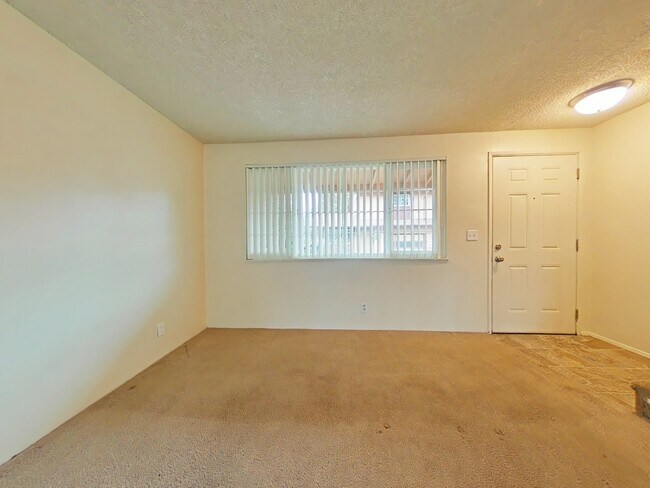 Building Photo - Duplex ~ South Corvallis ~ Pet Friendly