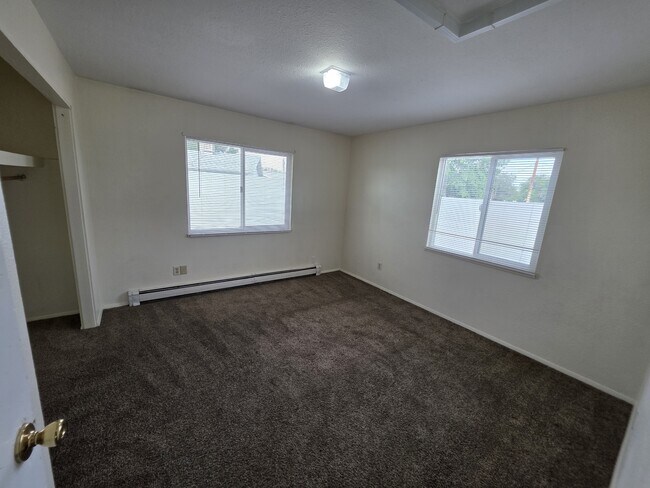 Building Photo - 2859 Elm Cir