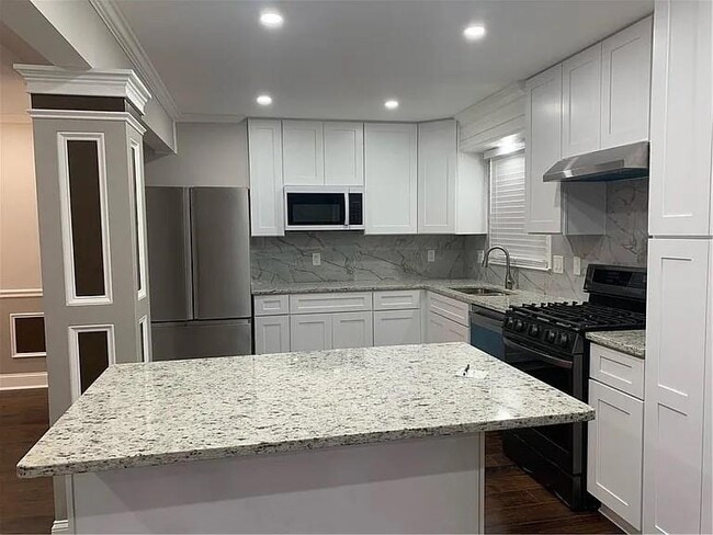 Foto del edificio - 6046 Danbury Ct