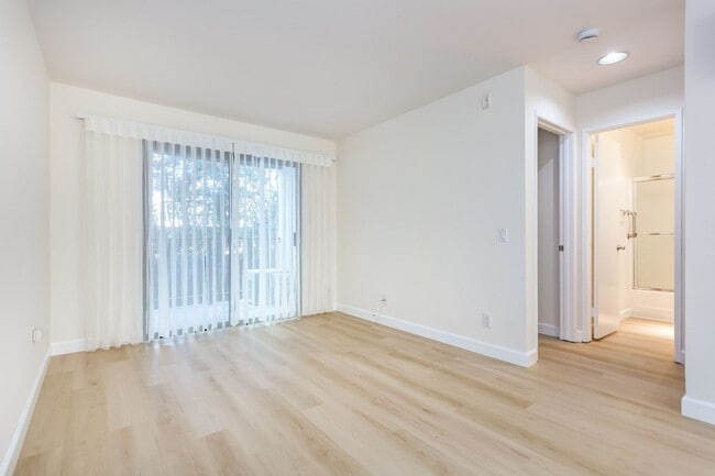 Foto del edificio - Second Floor Condo at the Regency Villas Community