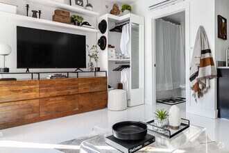 Studio - 360SF - Signal Hill Studios