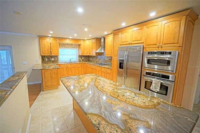 Foto del edificio - 15903 Dover Cliffe Dr