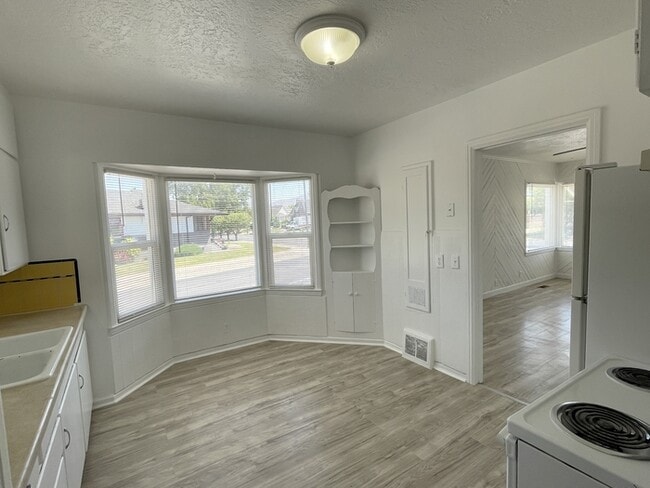 Building Photo - Murray House