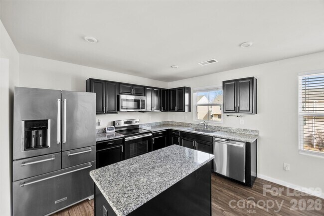 Foto del edificio - 708 Dillon Wy