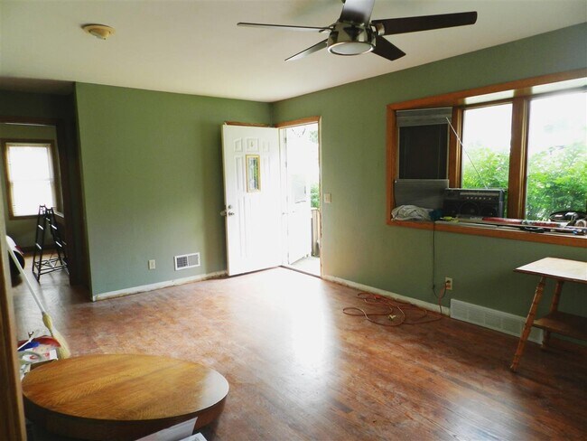 Building Photo - 405 Nichols Rd