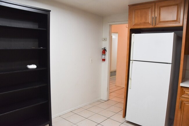 Building Photo - Cypress (125-127) South