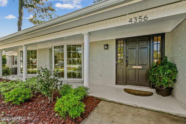 Foto del edificio - 4356 Olde Pine Ln