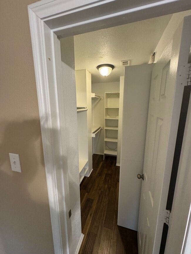 Building Photo - 4144 Kyndra Cir