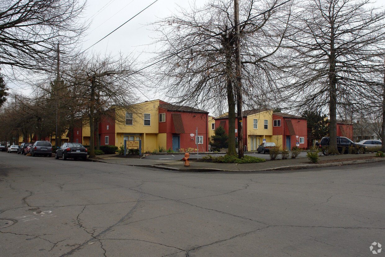 Primary Photo - The Plaza Townhomes