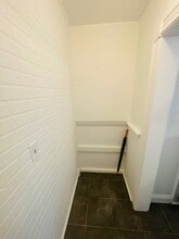 Building Photo - 420 Littleworth Ln