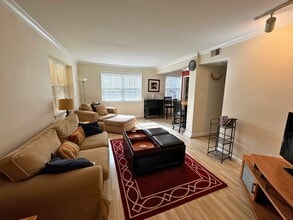 Building Photo - 2107 N Scott St