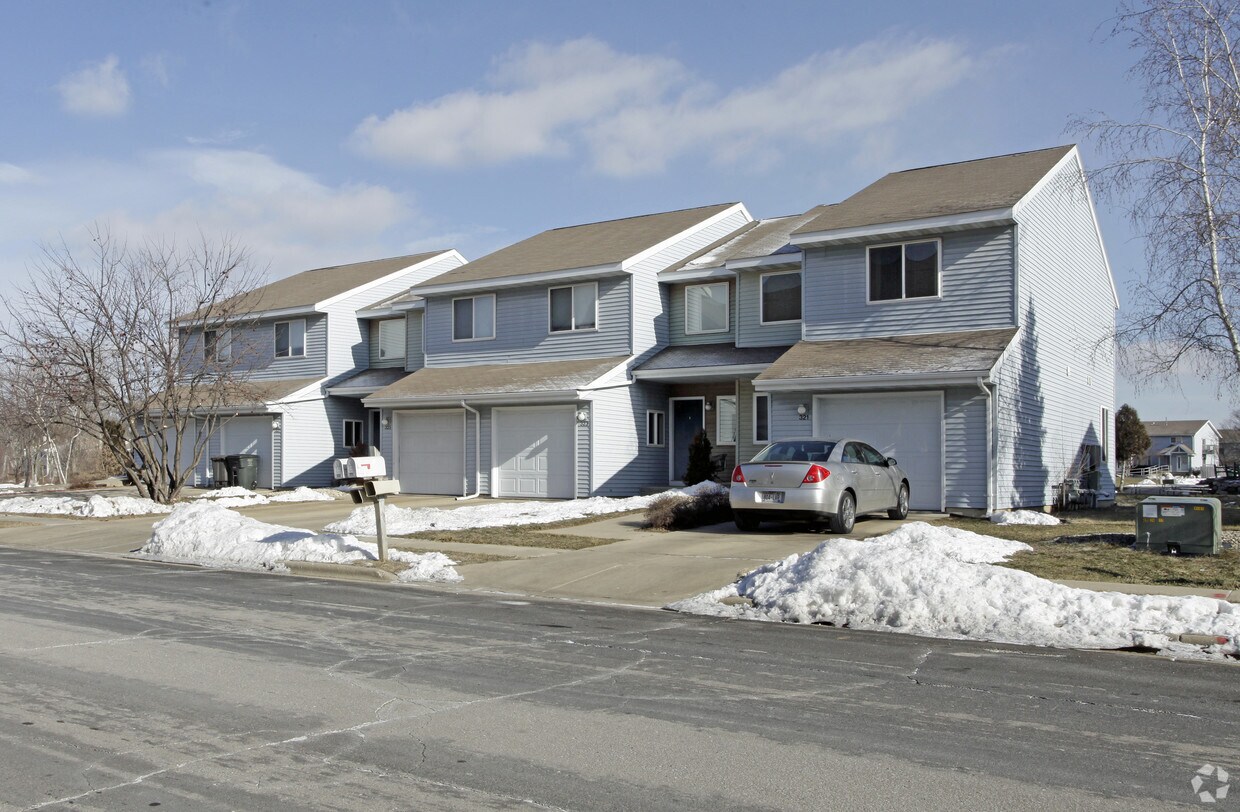 321329 Silverado Dr, Stoughton, WI 53589 Apartments in Stoughton, WI