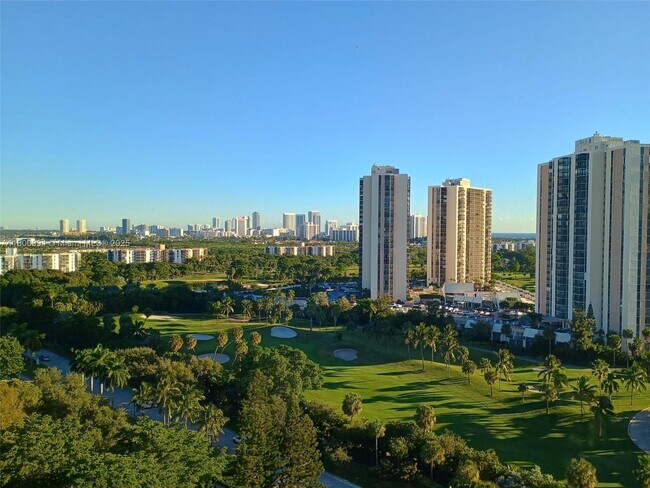 Building Photo - 20100 W Country Club Dr