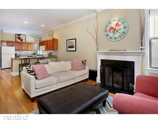 Foto del edificio - 2 br, 1 bath  - 285 Bunker Hill St
