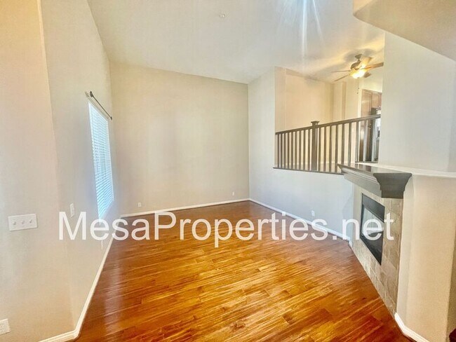 Foto del edificio - 322 W Foothill Blvd
