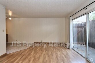 Building Photo - 2722 26th St