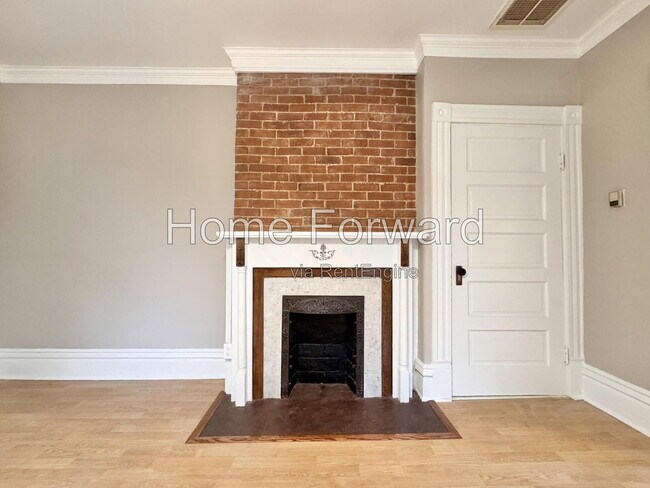 Foto del edificio - 339 S Broadway Park