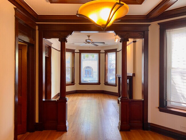 Foto del edificio - 1336 W Wellington Ave