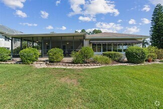 Building Photo - 117 Fairway Dr
