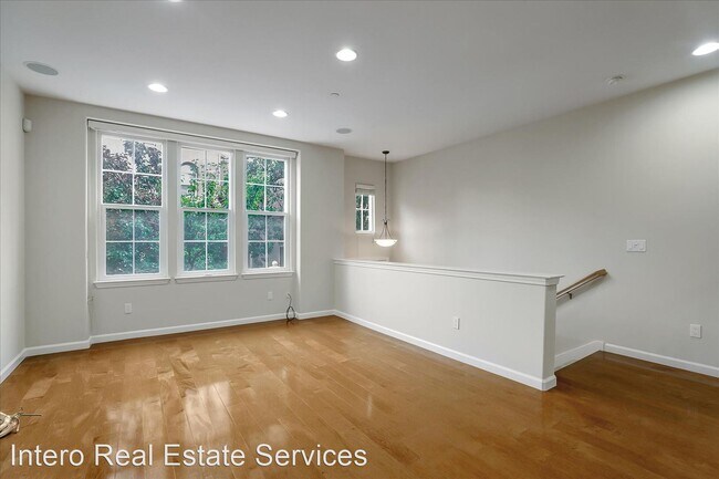 Foto del edificio - 3 br, 3 bath House - 843 Transill Circle