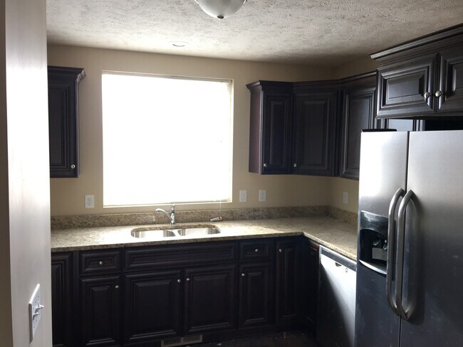Foto del edificio - Newer Home In Safe Family Friendly Neighbo...
