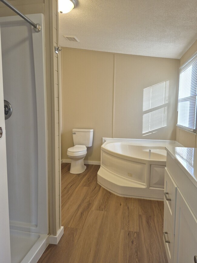 Foto del edificio - 2466 Reese Rd