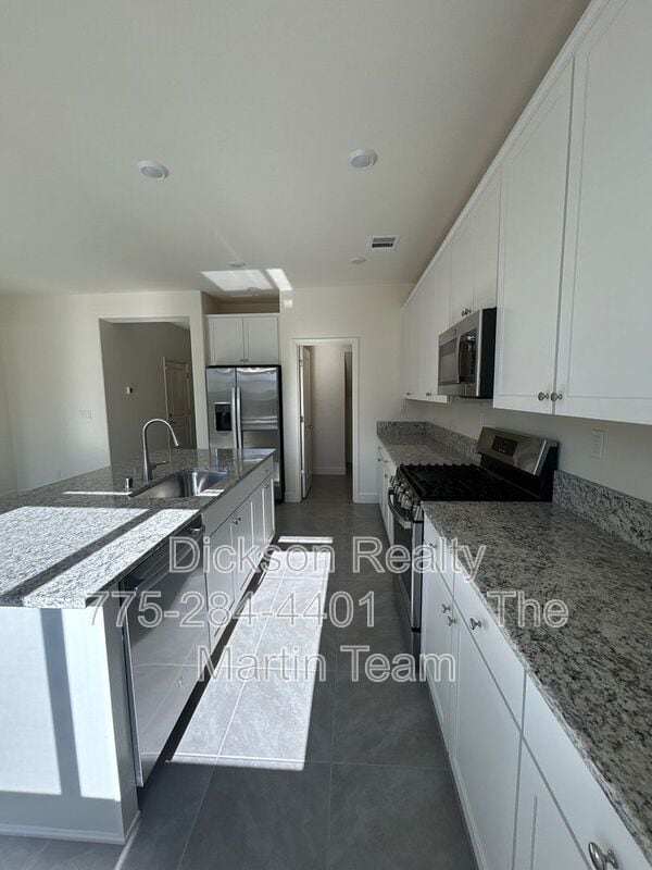 Building Photo - 6802 Ronaldinho Dr