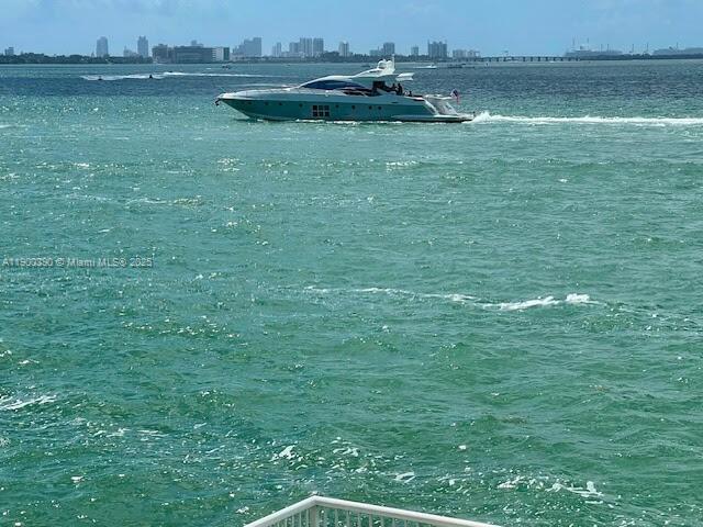 Foto del edificio - 2016 Bay Dr