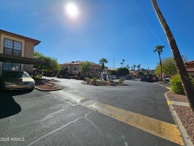 Foto del edificio - 10410 N Cave Creek Rd