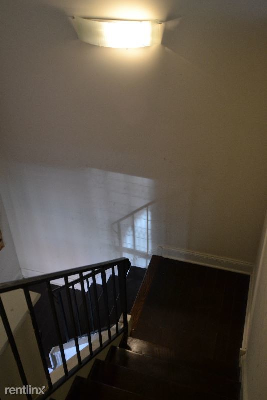 Building Photo - 2 br, 1 bath Apartment - 336 S. 6th