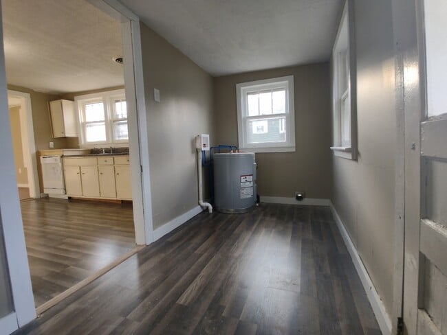 Building Photo - 401 Grand Avenue Ext