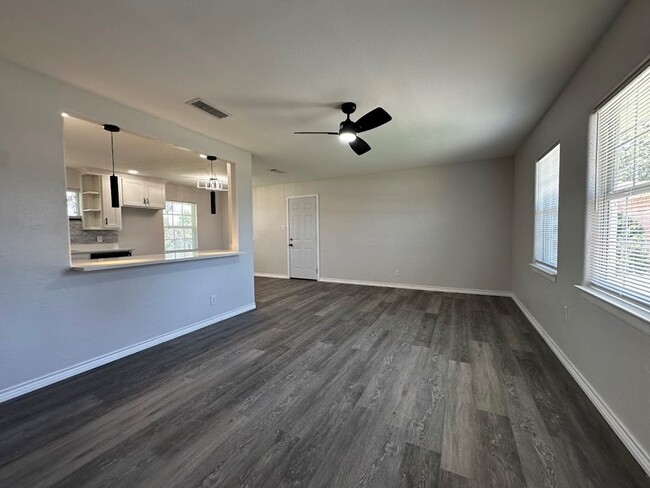 Foto del edificio - 1607 Fargo Ave