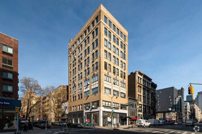Exterior - 575 Avenue of the Americas