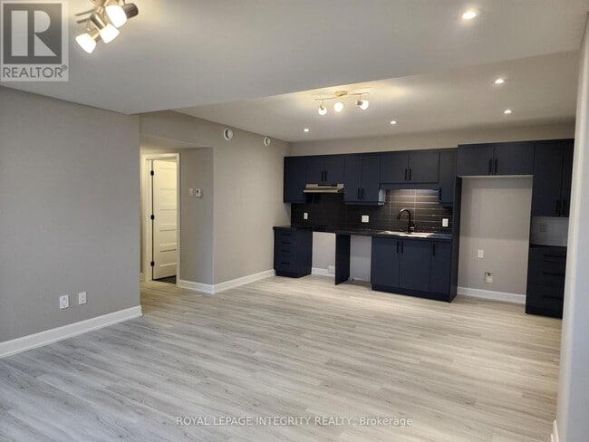 Building Photo - 1232 Montblanc Cres