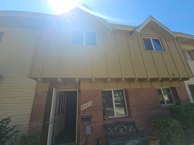 Building Photo - charming 3 bedroom, 2.5 bathroom townhome