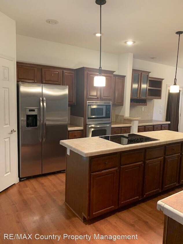 Primary Photo - 4 br, 3 bath House - 7412 Harts Lake Rd S