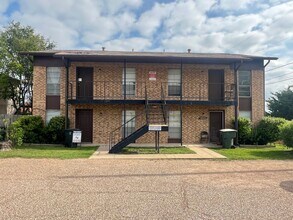 Building Photo - 4003 Zephyr Rd
