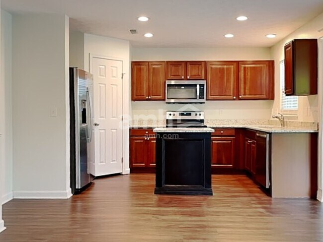 Foto del edificio - 156 Haverstraw Pl