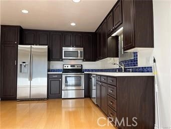 Building Photo - 12 Gumwood