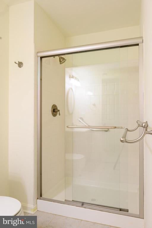 Foto del edificio - 3842 Koval Ln