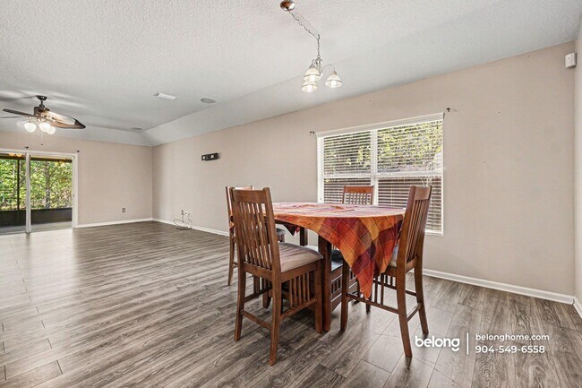 Foto del edificio - 15763 Twin Creek Dr