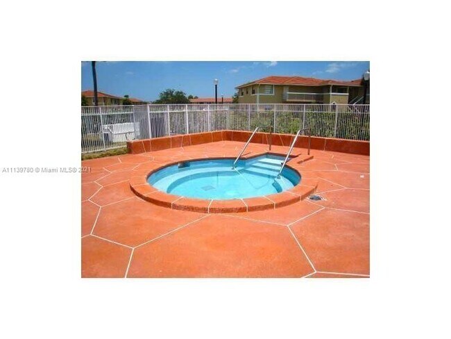 Foto del edificio - 10109 Twin Lakes Dr