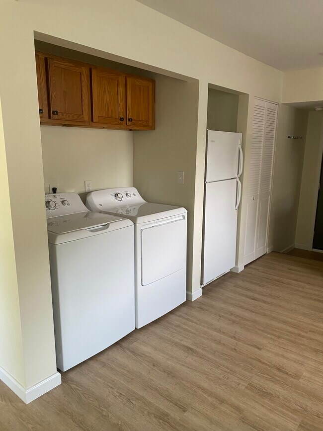 Building Photo - 212 Chambers St