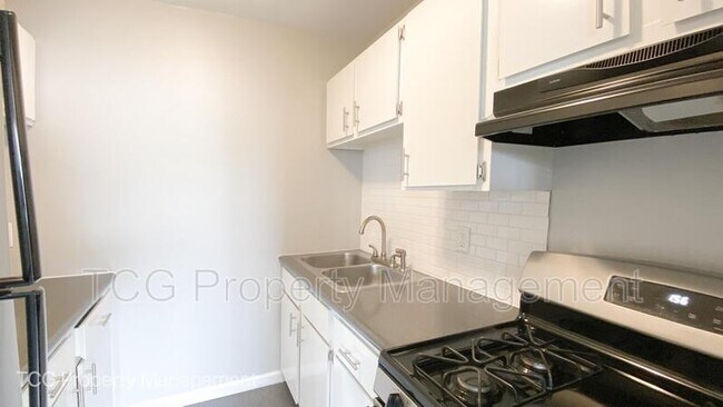Building Photo - 604 E McKinley Rd