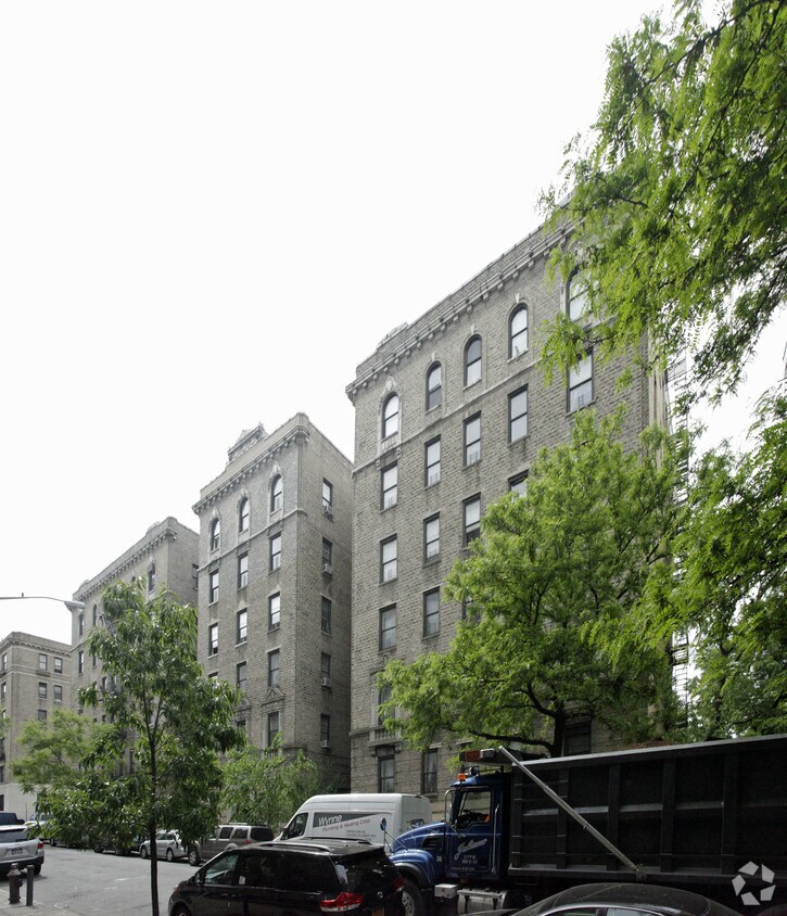 824 W 176th ¡St - 824 W 176th St