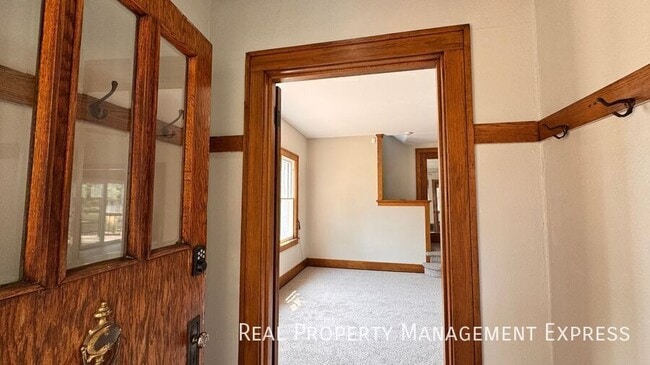 Building Photo - 509 W 25th St