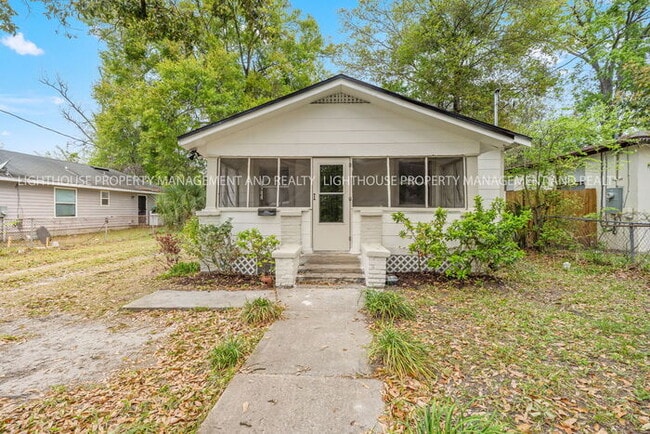 Building Photo - COMING SOON: Newly Renovated 3 Bedroom Home with Screened Porch