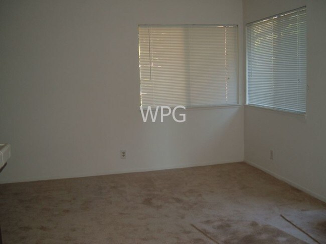 Foto del edificio - 323 N 2nd St