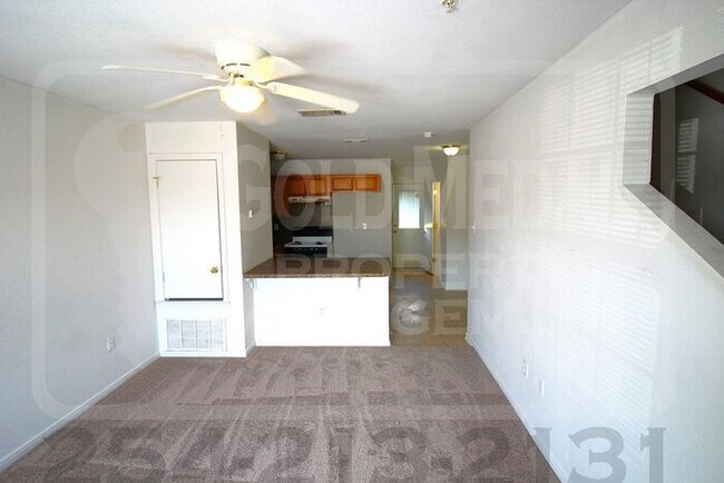 Foto del edificio - 1011 Lansberry Ct